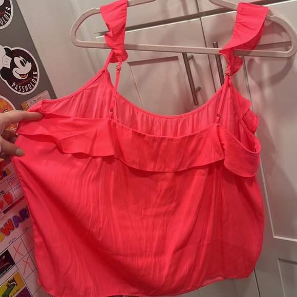 ✨Lilly Pulitzer Cailee Top✨ - Picture 6 of 6